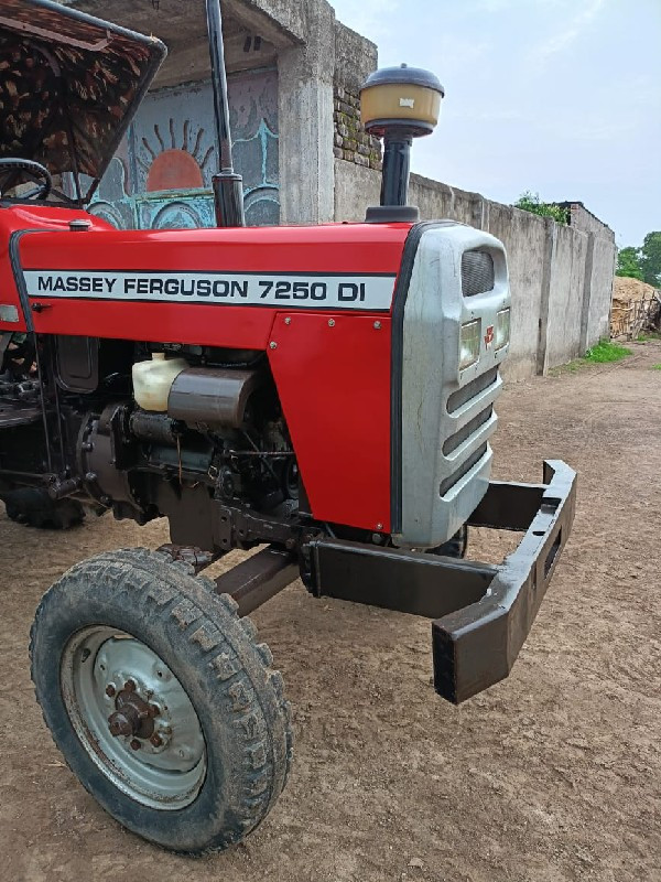 7250 di Massey...