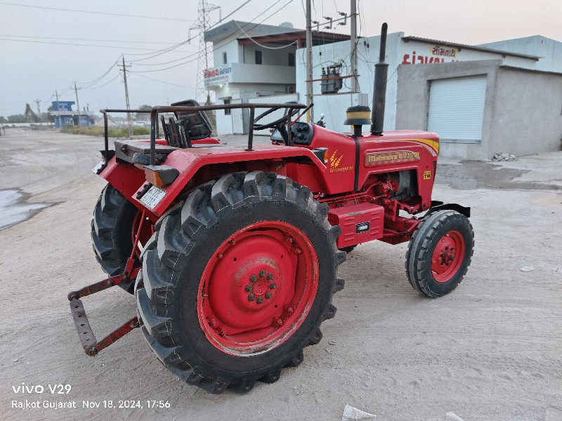 Mahindra 275Di...