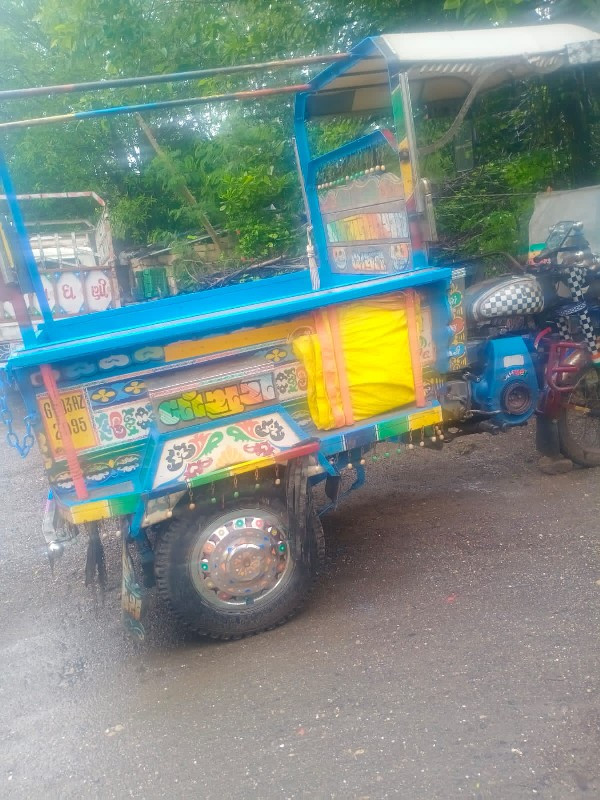 Riksha vechvani...