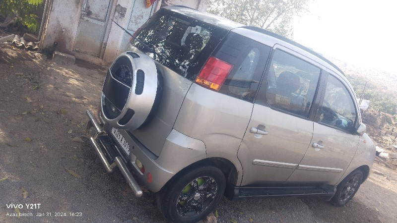 Mahindra Qaunto...