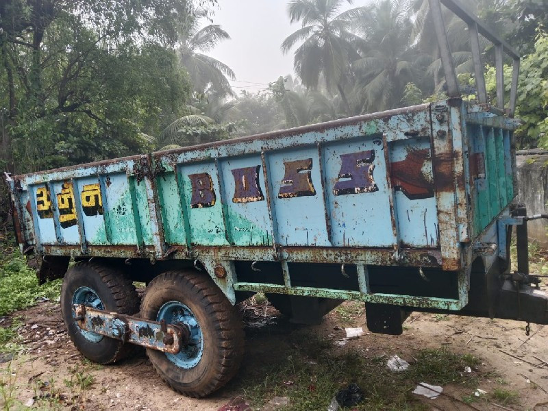 ટેલર વેચવાનું છ...