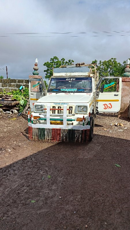 બોલેરો વેચવાનું...