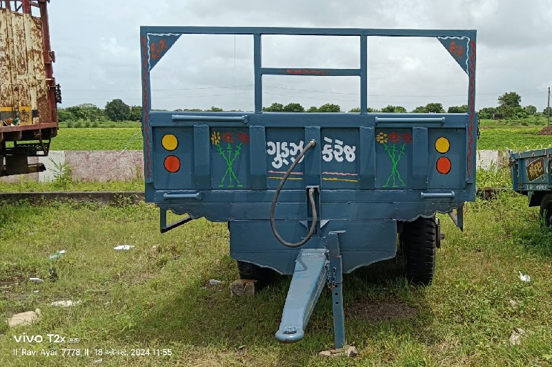 ટેલર વેચવાનું છ...