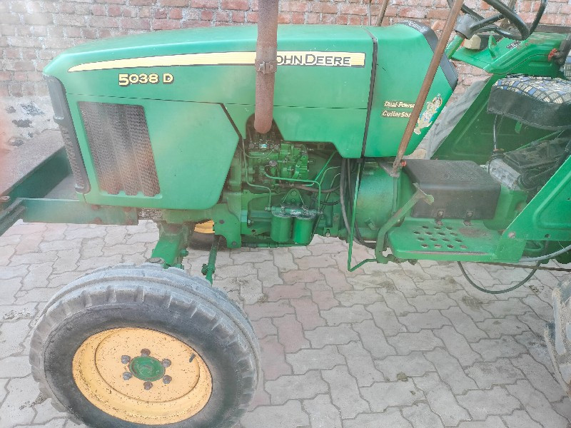 John deere 5038...