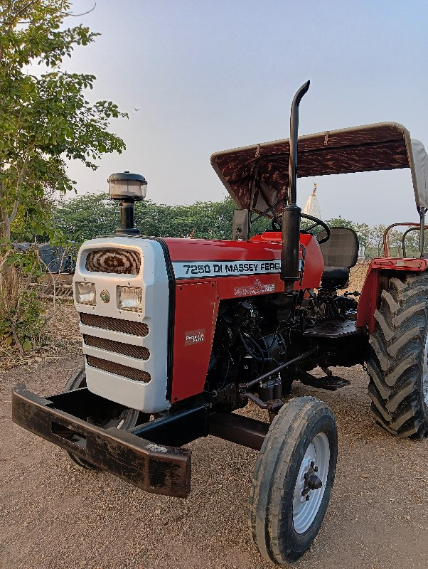 7250 di Massey...