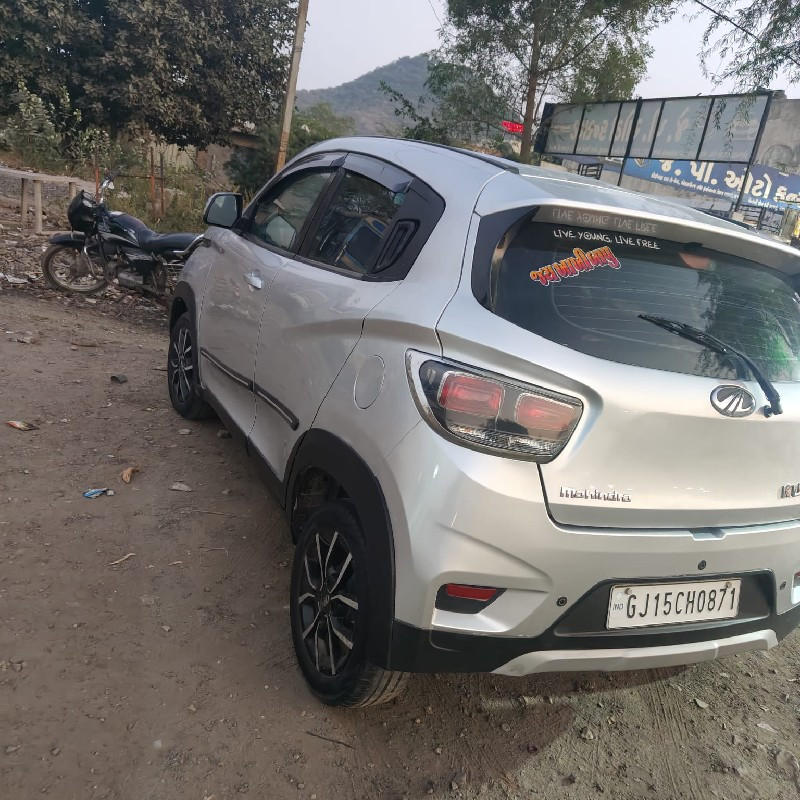 Mahindra kuv100