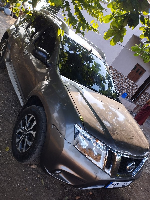 Nissan terrano