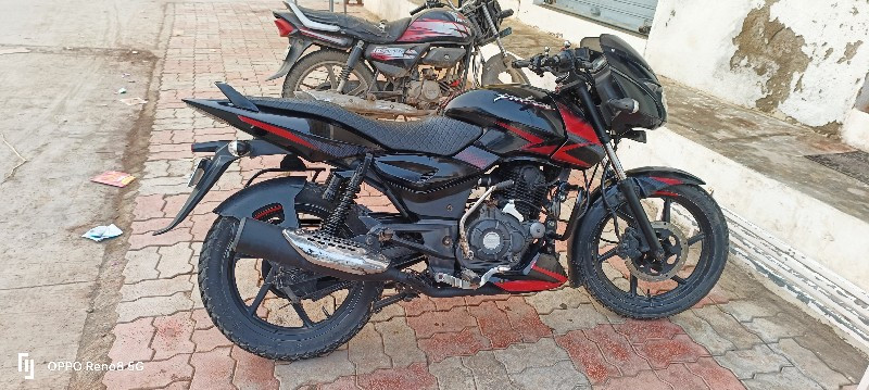 pulsar 150