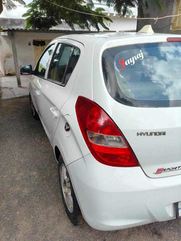 HYUNDAI I20 PET...