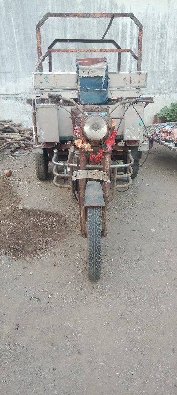 રીક્ષા વેચવાની...