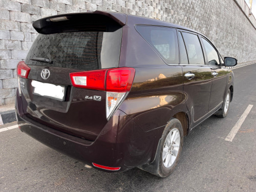 TOYOTA INNOVA C...