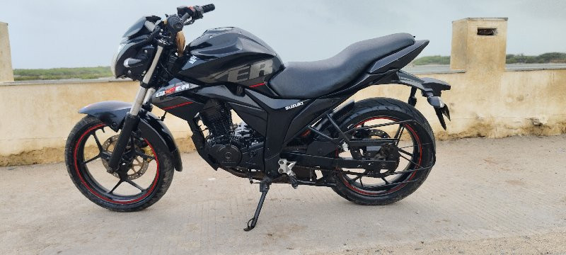 Suzuki Gixxer s...