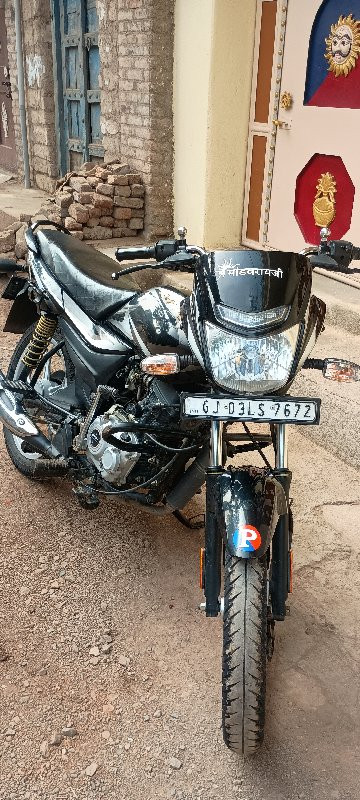 BAJAJ PLETINA E...