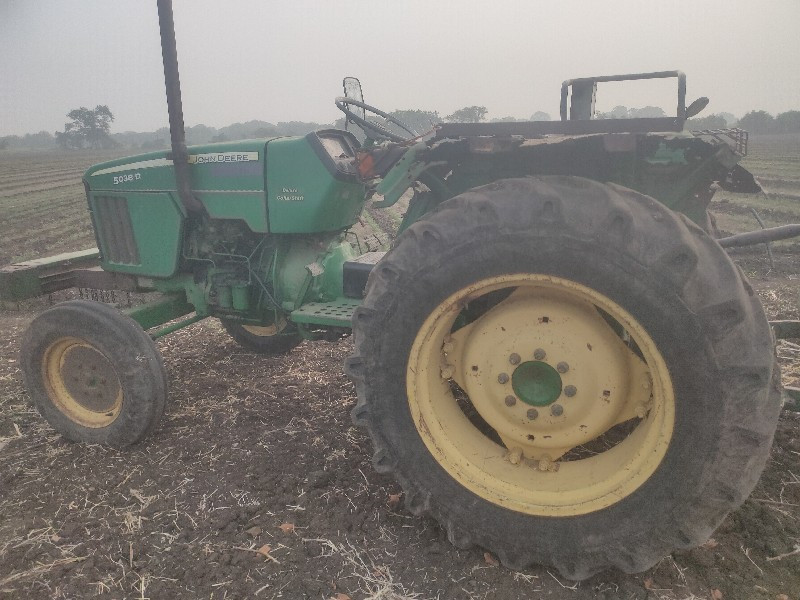 JOHNDEERE 5038