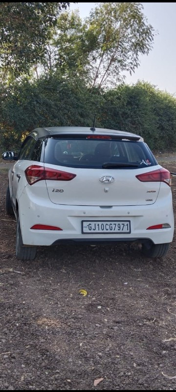 i20