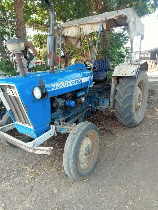 Ford tractor