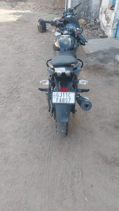 pulsar ગાડી વેચ...