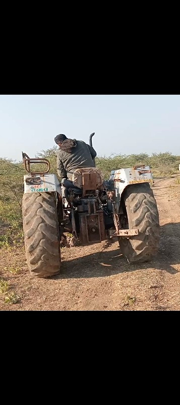 આઇસર ટેકટર વેચવ...