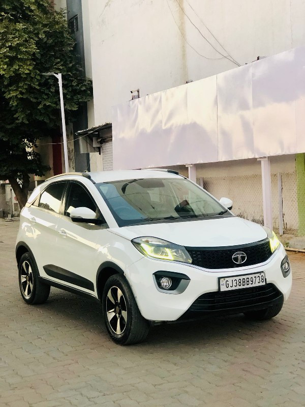 Tata Nexon XZ+...