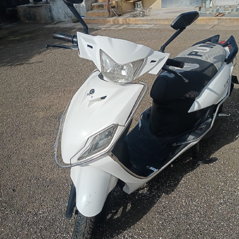 electric scooty