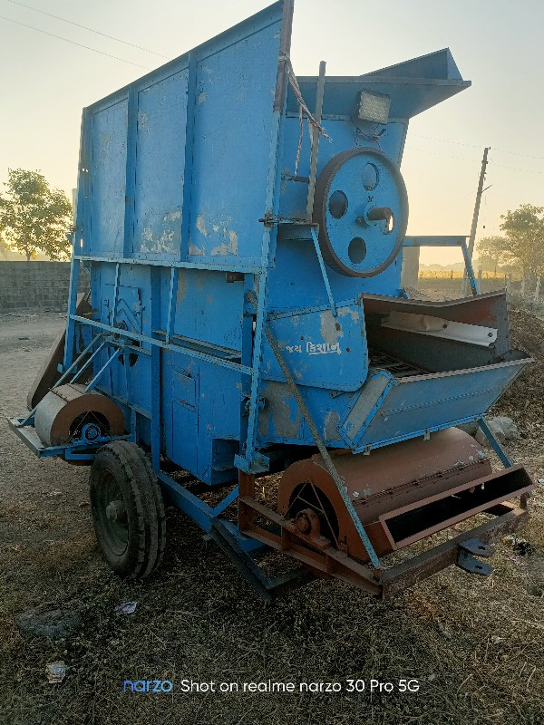 માડવીનું થ્રેસર...