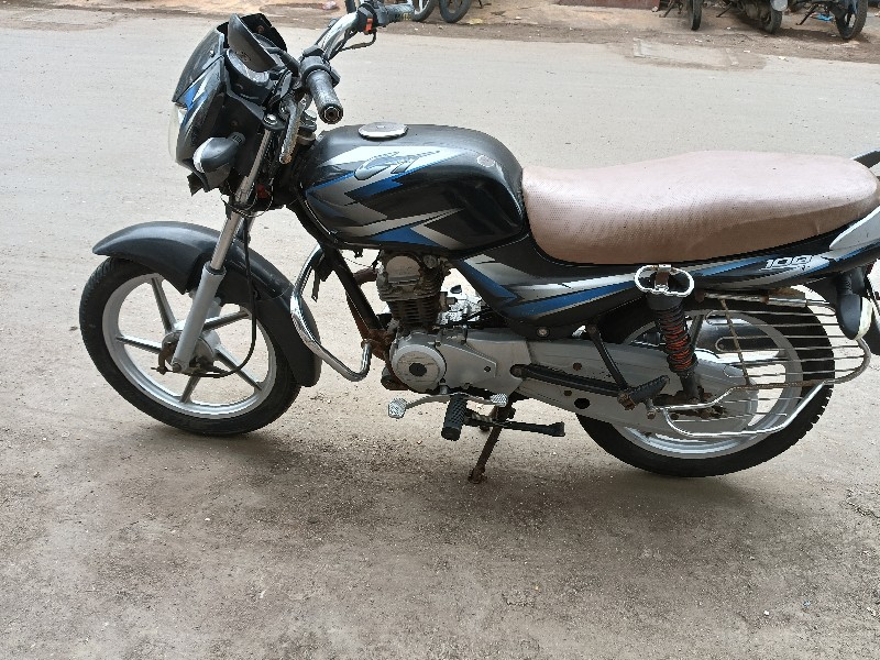 Bajaj CT 100