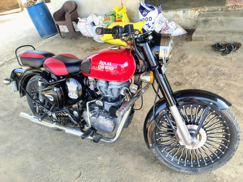 Bullet 350 red