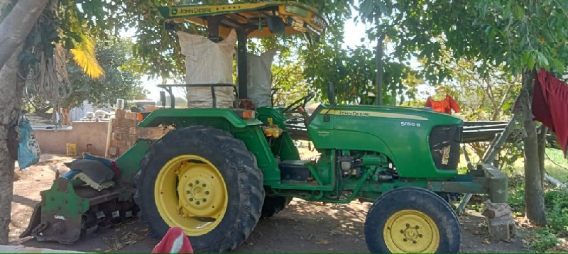 john Deere 5050...