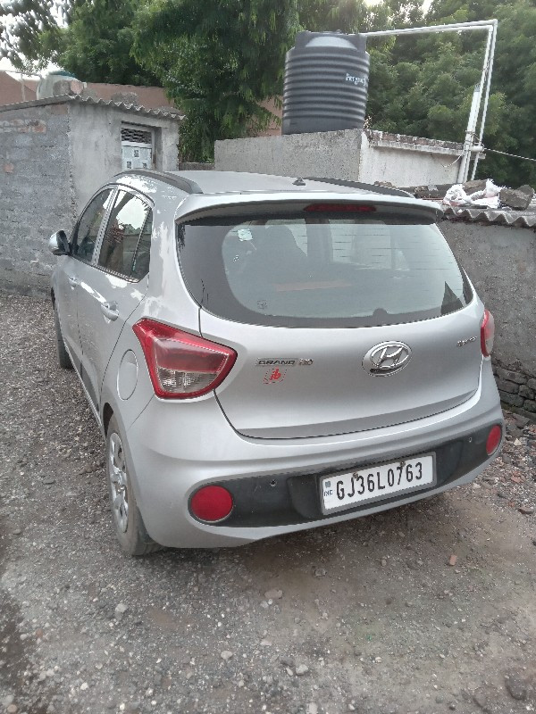 Grand i 10