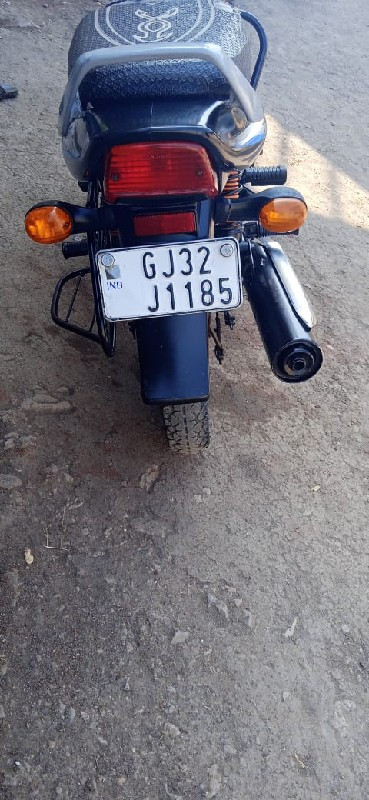 Bajaj ct 100 ci...