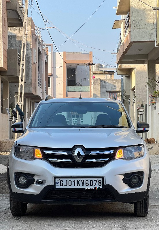 Kwid RXT (O) Pe...