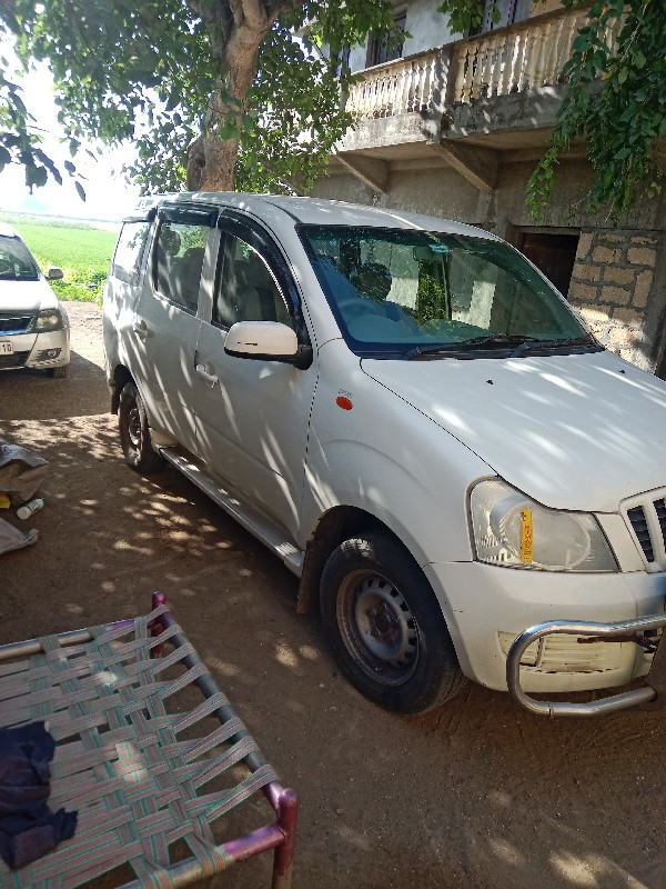 mahindra xvylo