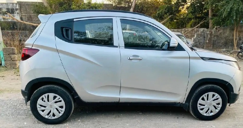 kuv 100