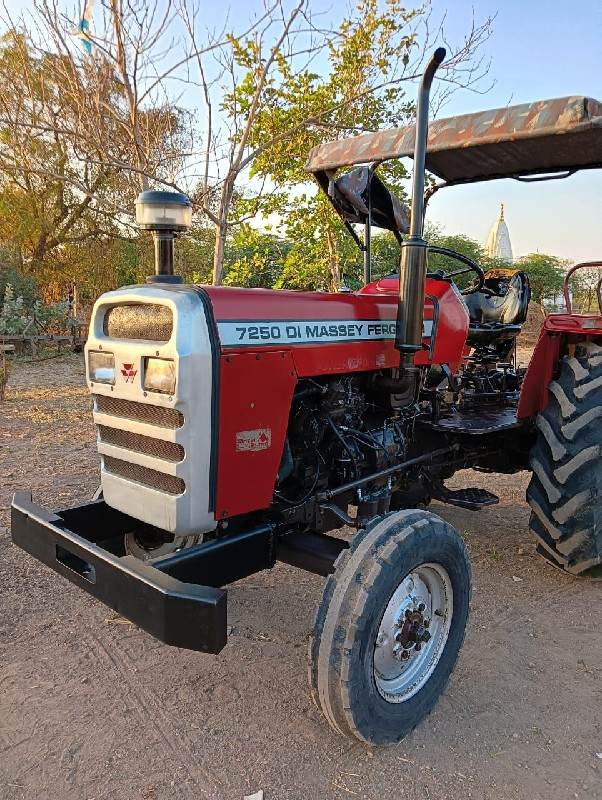 7250 di Massey...