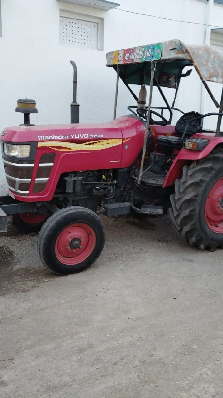 yuvo tractor