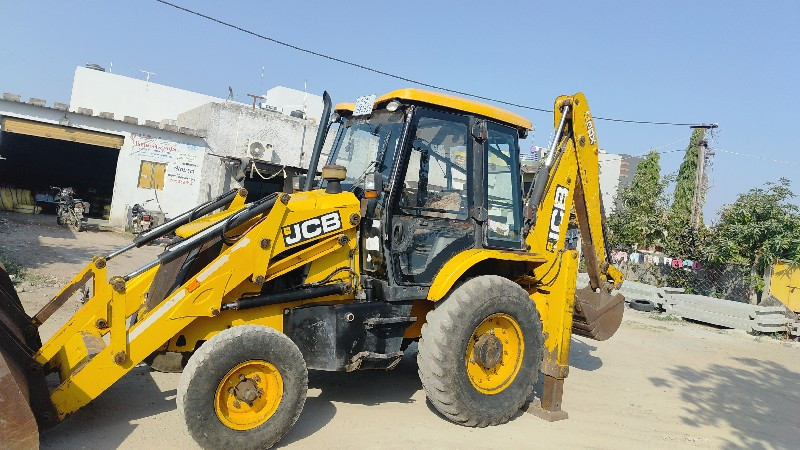 JCB દેવાનું છે