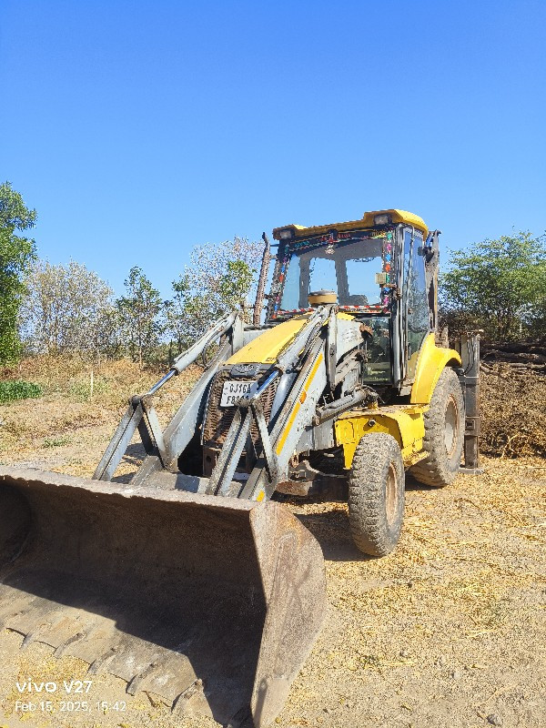 Mahindra jcb