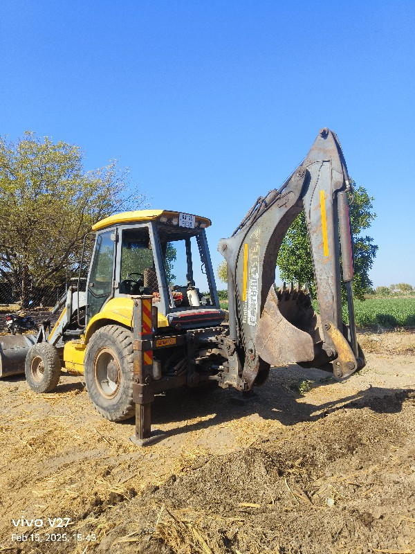 Mahindra jcb