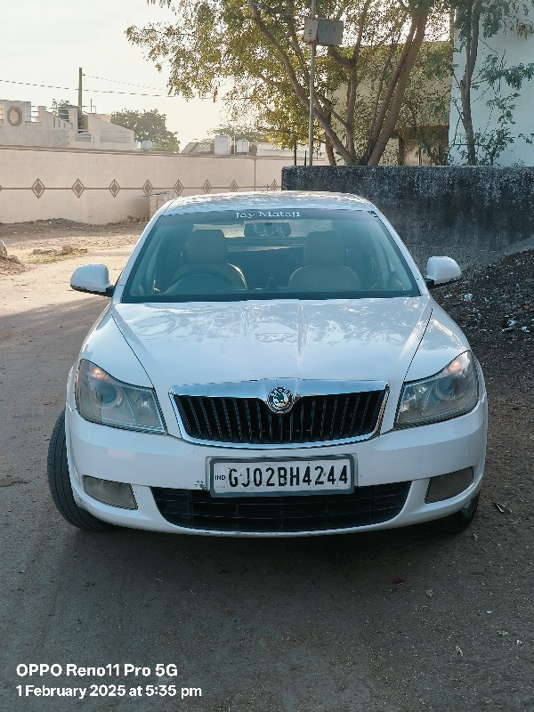 skoda Laura 201...