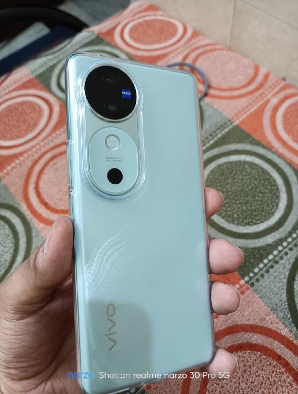 Vivo V40