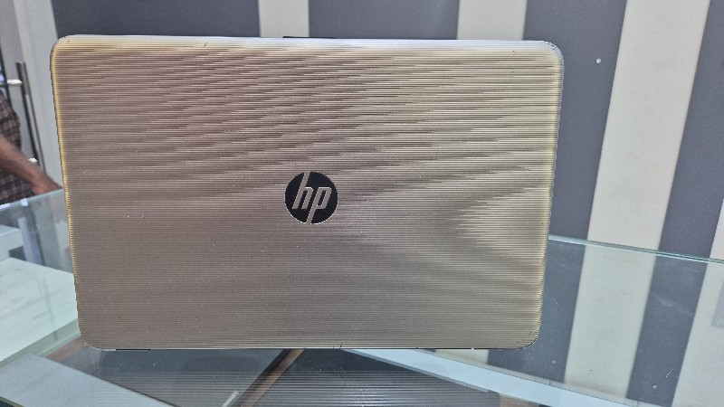 HP LAPTOP