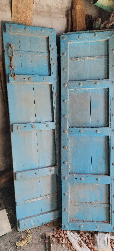 લાકડાના દરવાજા...