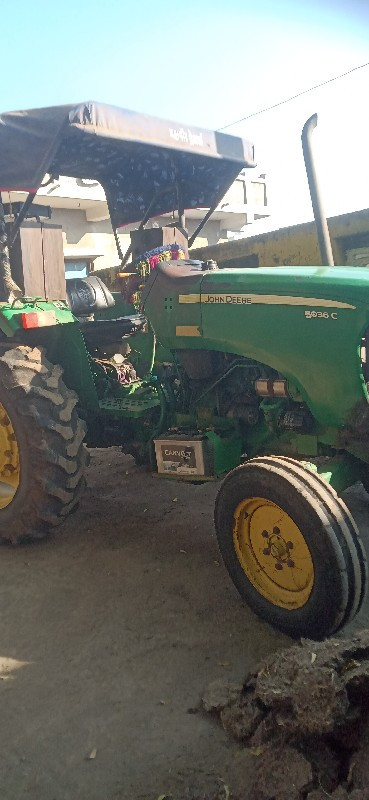 John Deere 5036...