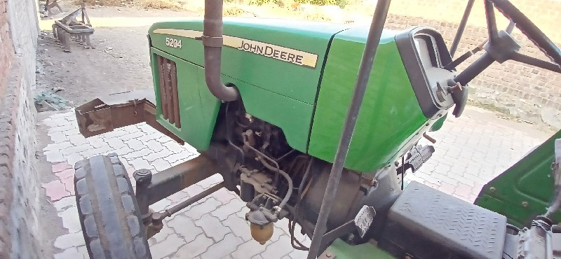 John deere 5204...