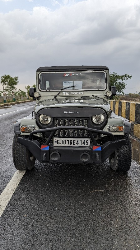 mahindra thar 4...