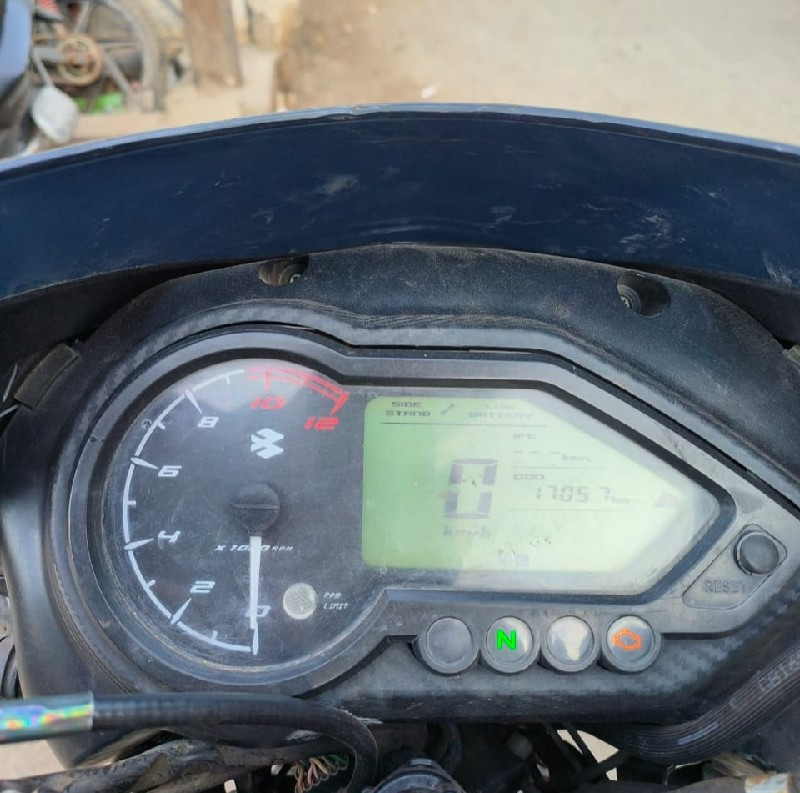 BAJAJ PULSAR 12...