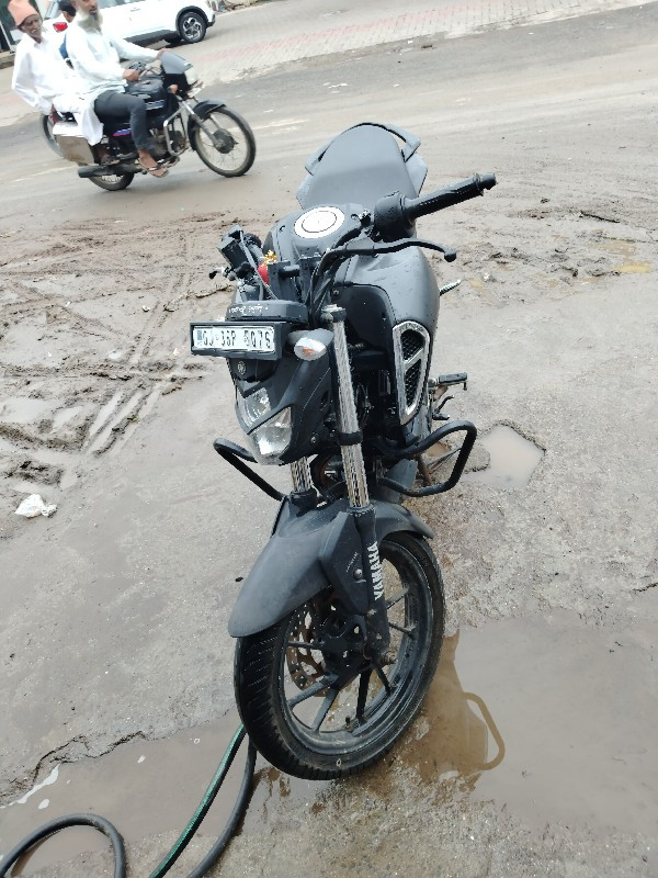 Yamaha FZS