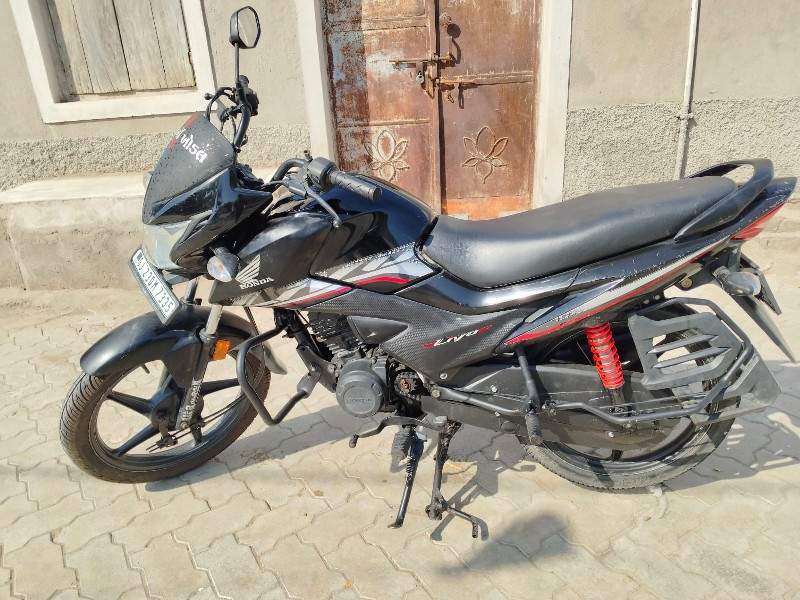 HONDA LIVO