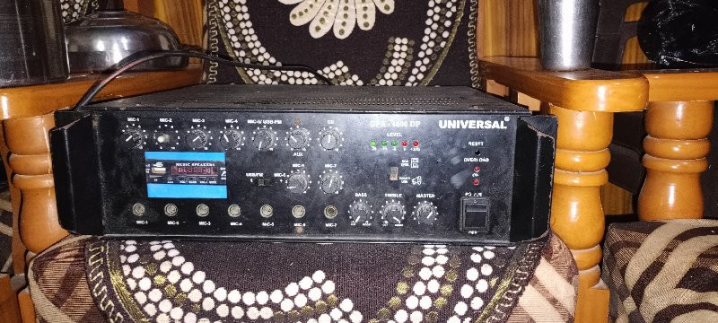 universal ampli...