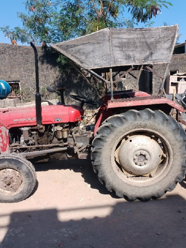 tractor Massey...